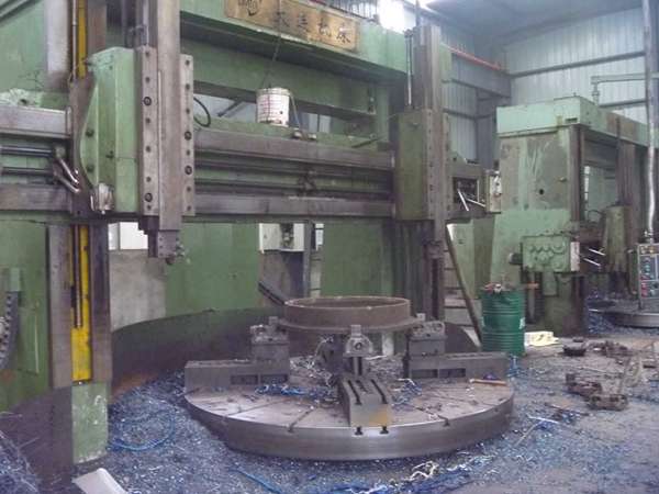 出售：二手大連產(chǎn)C5240雙柱立式車床/立車/車床 