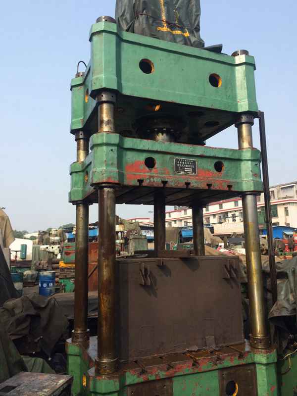 出售：二手合肥產(chǎn)YD32-315四柱液壓機(jī)/油壓機(jī)/壓力機(jī) 