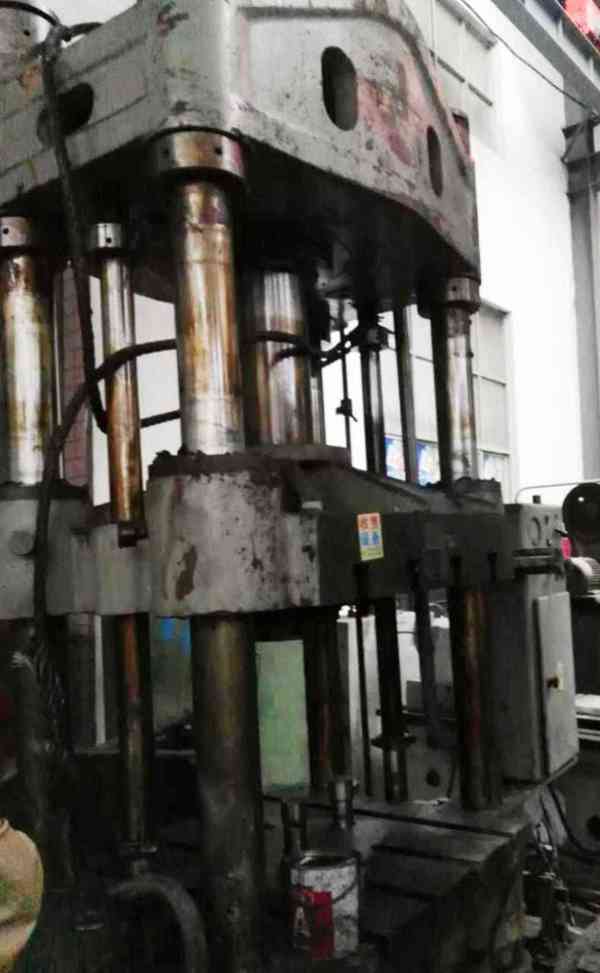 出售：二手天津產(chǎn)Y71-250A塑料制品液壓機(jī)/油壓機(jī)