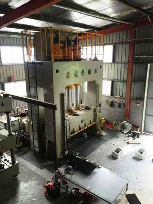 出售：二手南通產(chǎn)YMK34-800t框架式液壓機/油壓機/壓力機 