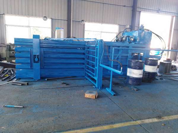 宜昌工業(yè)垃圾廢紙臥式液壓打包機(jī)結(jié)構(gòu)圖