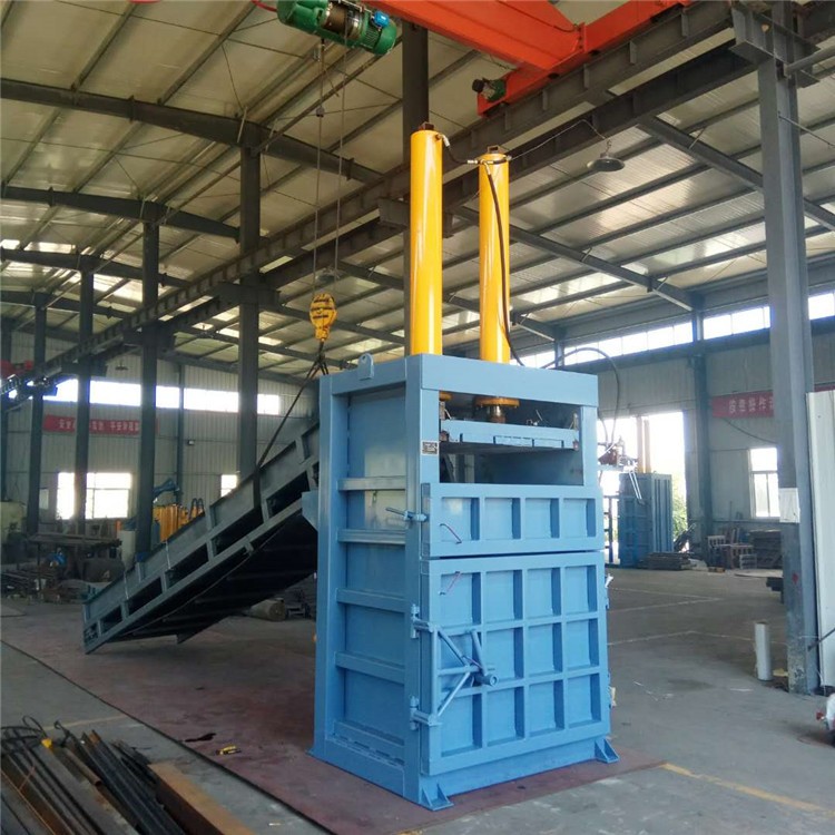 湛江40噸立式廢塑料瓶塑料薄膜廢紙板液壓打包機(jī)多少錢