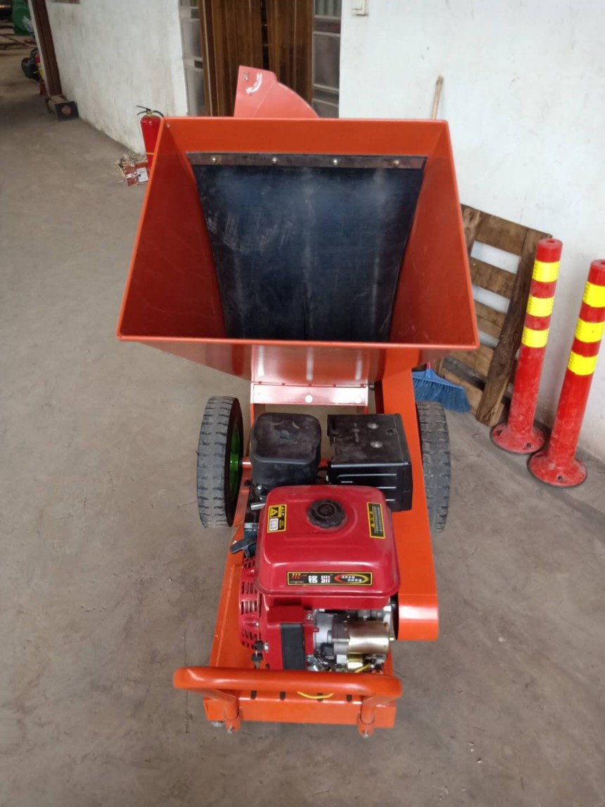 浙江慶輝機(jī)械熱銷(xiāo)樹(shù)枝粉碎機(jī)_家用小型樹(shù)枝粉碎機(jī)_枝條粉碎機(jī)_
