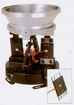 供應日本SANKI震動給料機壓電式圓振 PEF-90A PEF-120A