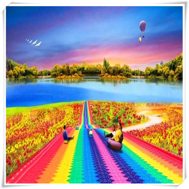 彩虹滑道無動力項目 網(wǎng)紅設(shè)備 景區(qū)體驗滑行樂趣 既驚險又刺激 七彩滑道