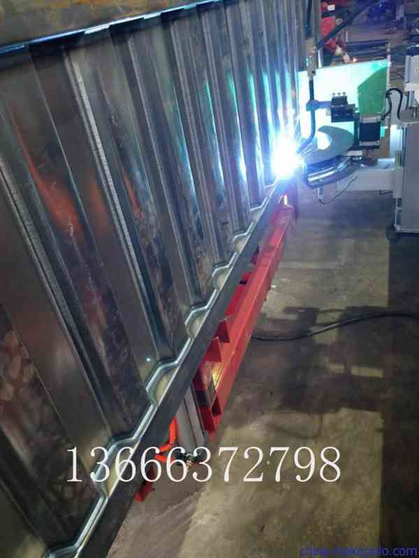 瓦楞箱板自動(dòng)焊 自動(dòng)焊 瓦楞自動(dòng)焊接機(jī) 激光跟蹤