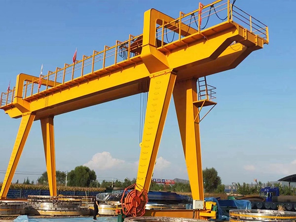 江蘇龍門吊廠家?guī)懔私恺堥T吊的工作環(huán)境