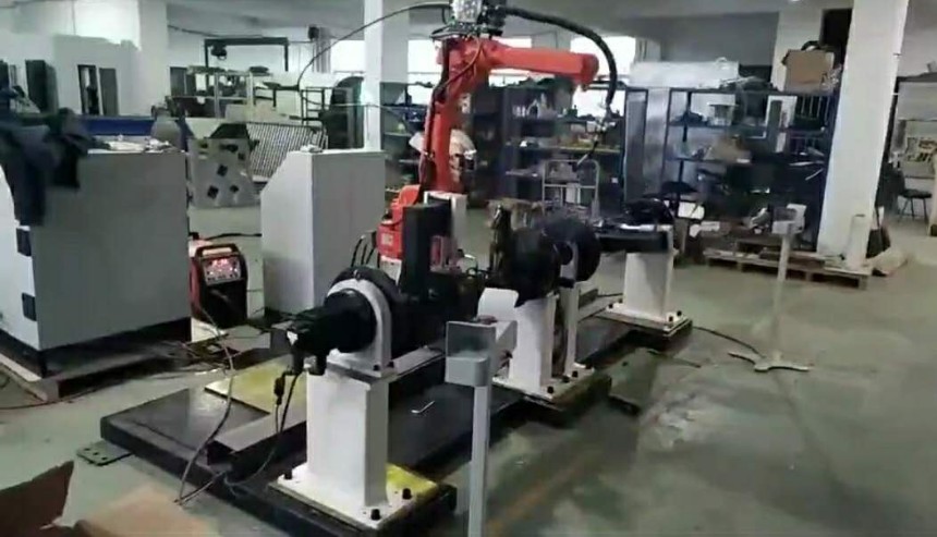 營口滑塊罩小船焊接機器人工作站