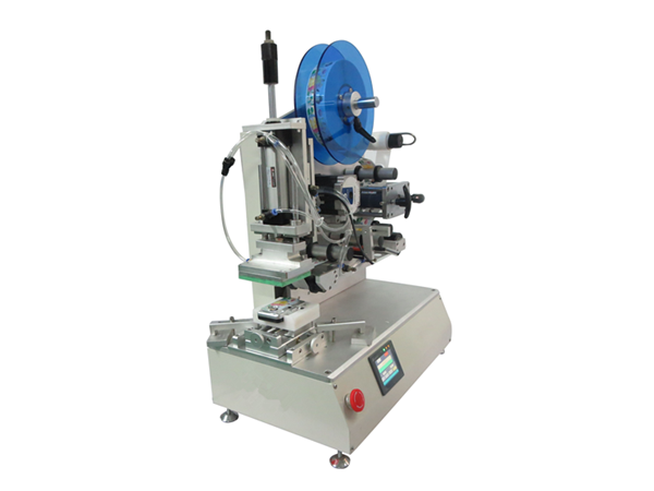 博高全自動(dòng)在線貼標(biāo)機(jī)