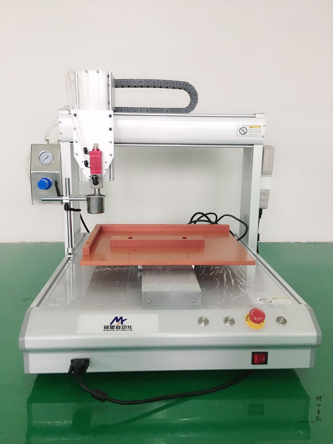 深圳銘星三軸桌面式自動點膠廠家