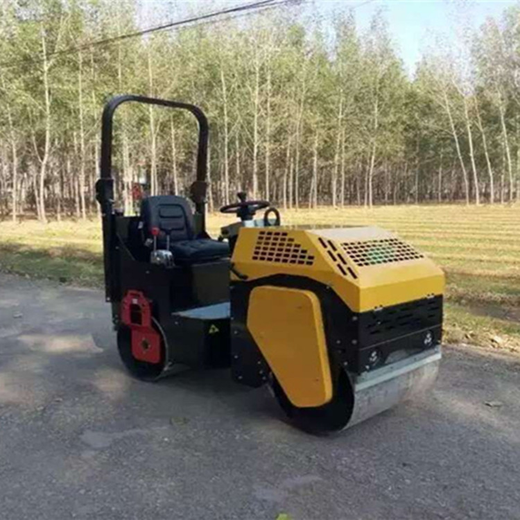 TY-1000C全液壓振動(dòng)壓路機(jī)    溝槽壓道機(jī)   柴油壓路機(jī)