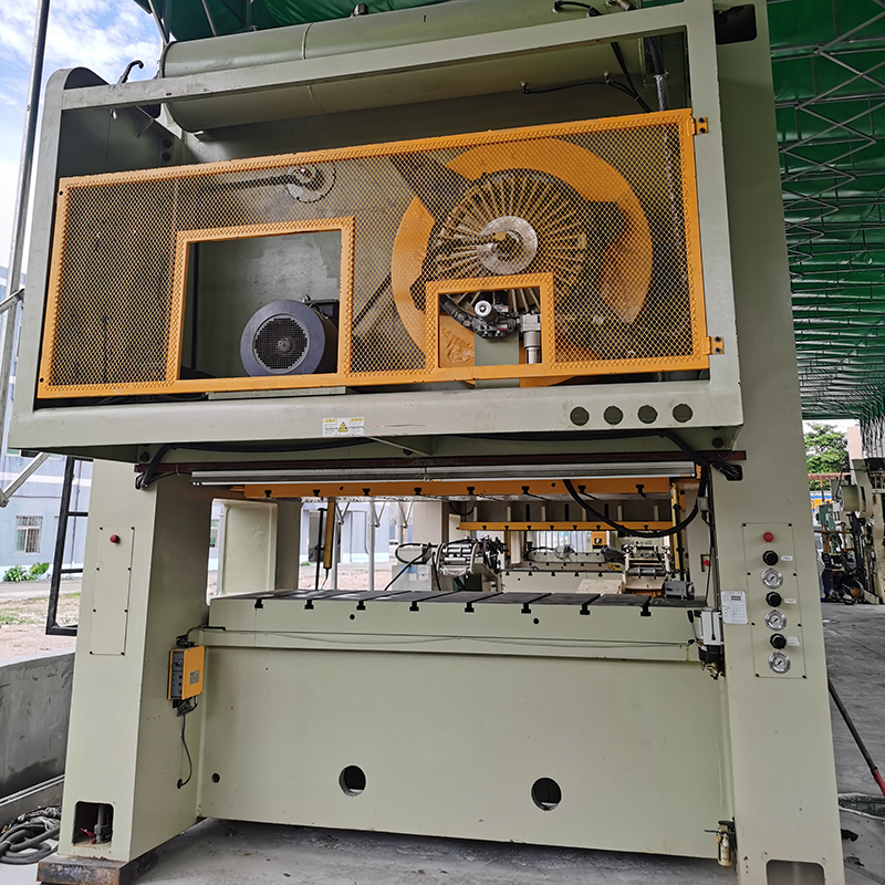 9成新金豐400T雙軸龍門沖床回收