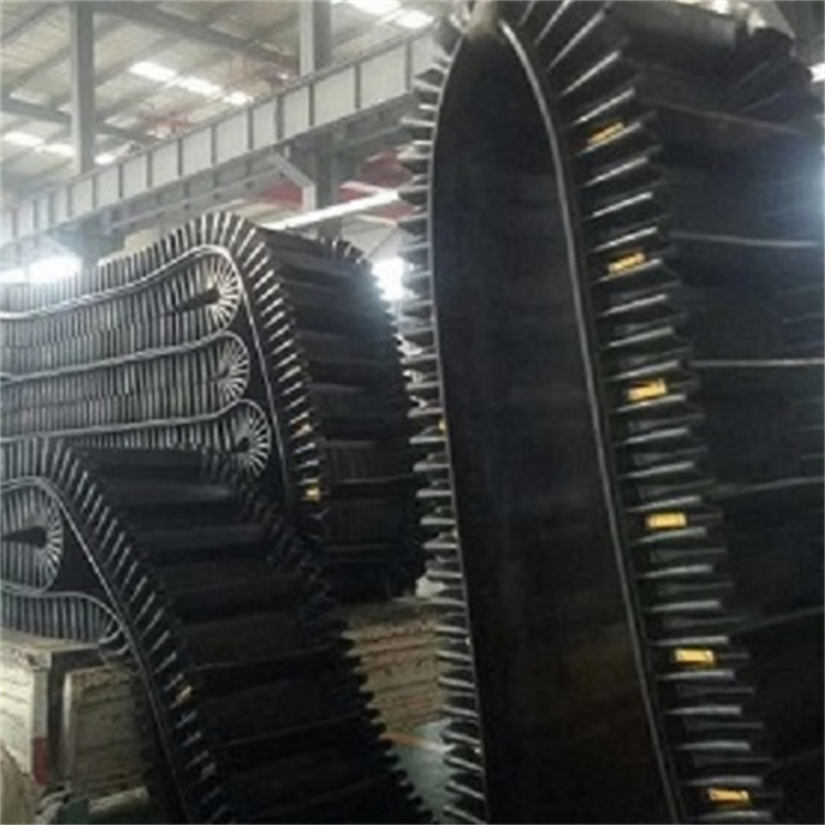 耐高溫?fù)踹厧?橡膠擋邊皮帶 耐磨大傾角波紋帶