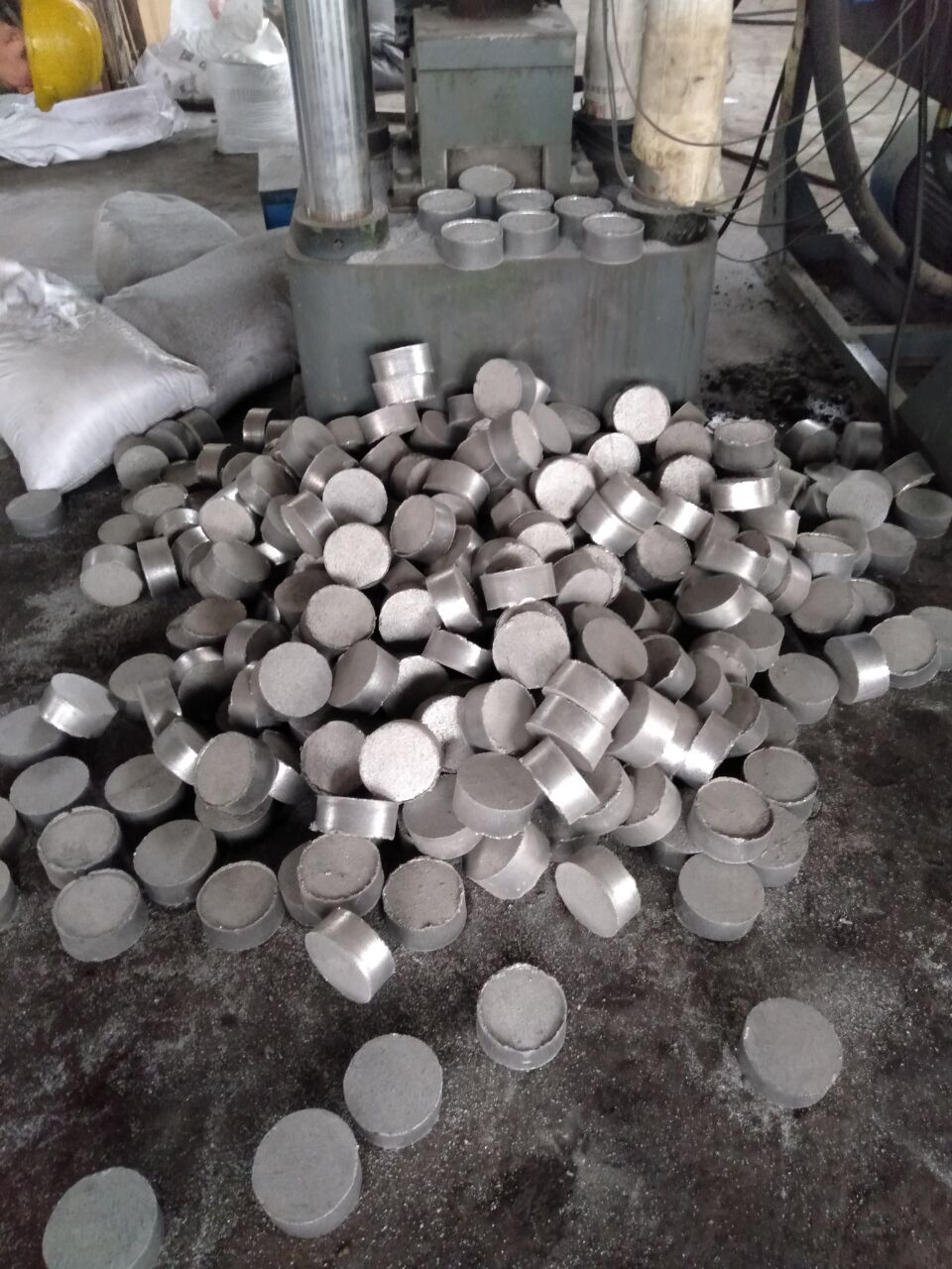 Y山西省全自動鋁屑壓塊機(jī)磨耗低   維護(hù)容易