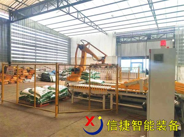 裝卸工難招成本高且不穩(wěn)定，現(xiàn)在工廠都在用裝車機器人