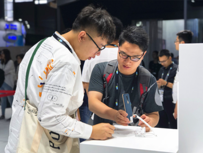 華麥機(jī)器人攜創(chuàng)新成果亮相CES Asia 2026 引領(lǐng)服務(wù)機(jī)器人新方向