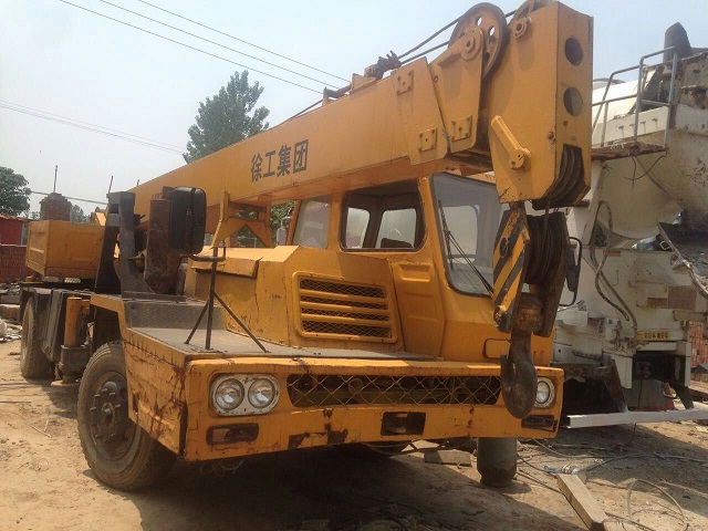 出售03年徐工QY12B三節(jié)臂吊車