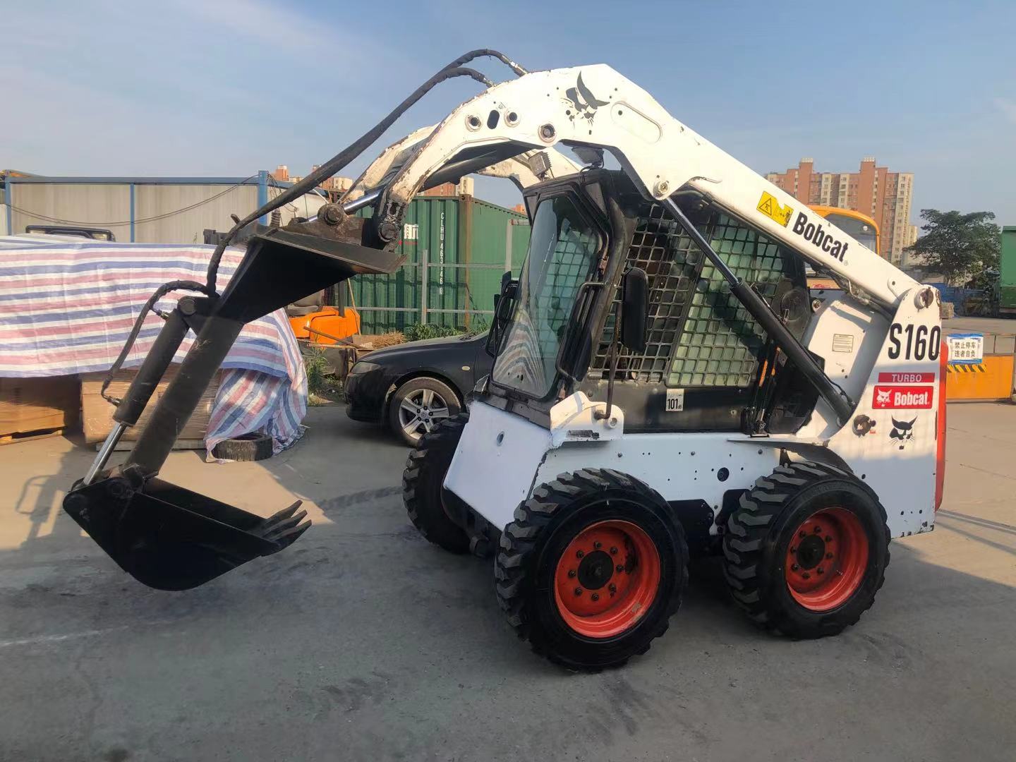 原裝進(jìn)口山貓s160滑移裝載機(jī)，小型裝載機(jī)，四驅(qū)小型挖機(jī)，多功能車