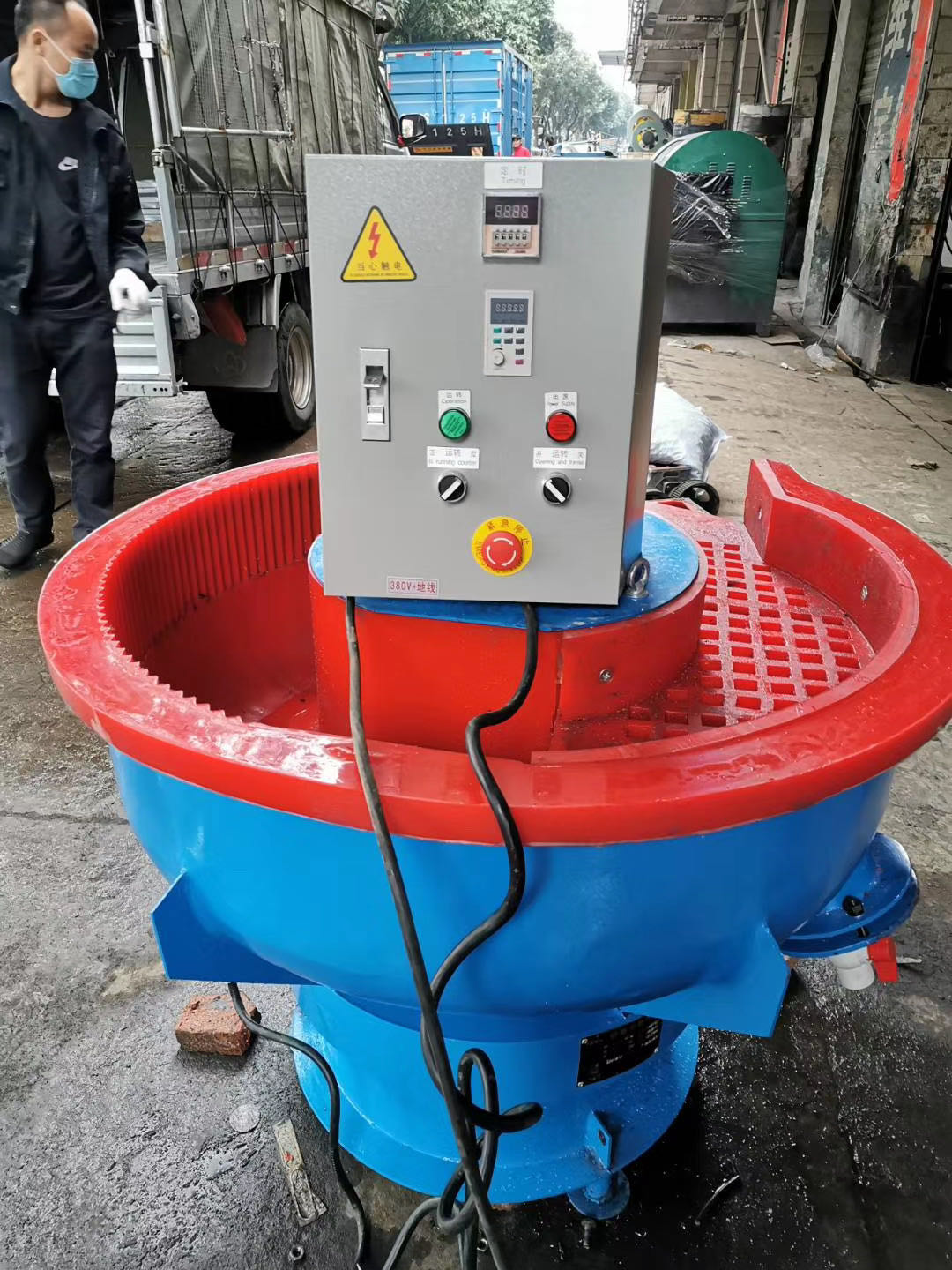 廣東廠(chǎng)家振動(dòng)式拋光機(jī)振光機(jī)震光機(jī) 振動(dòng)研磨機(jī)震動(dòng)研磨機(jī)震動(dòng)機(jī)