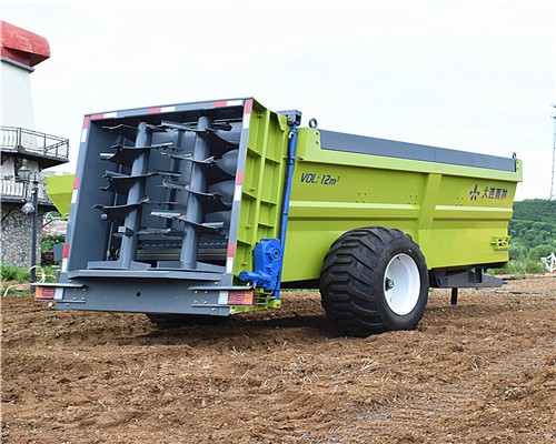 工廠直銷大型絞龍有機(jī)肥撒肥機(jī) 黏濕糞肥拋撒車 雞糞拋糞機(jī)