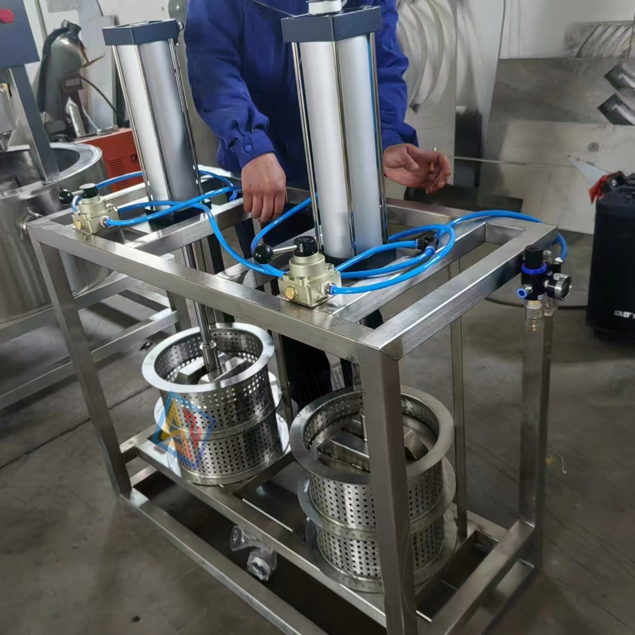 內(nèi)蒙古奶酪塊機(jī)器設(shè)備 奶貝奶條奶酪棒成型機(jī)