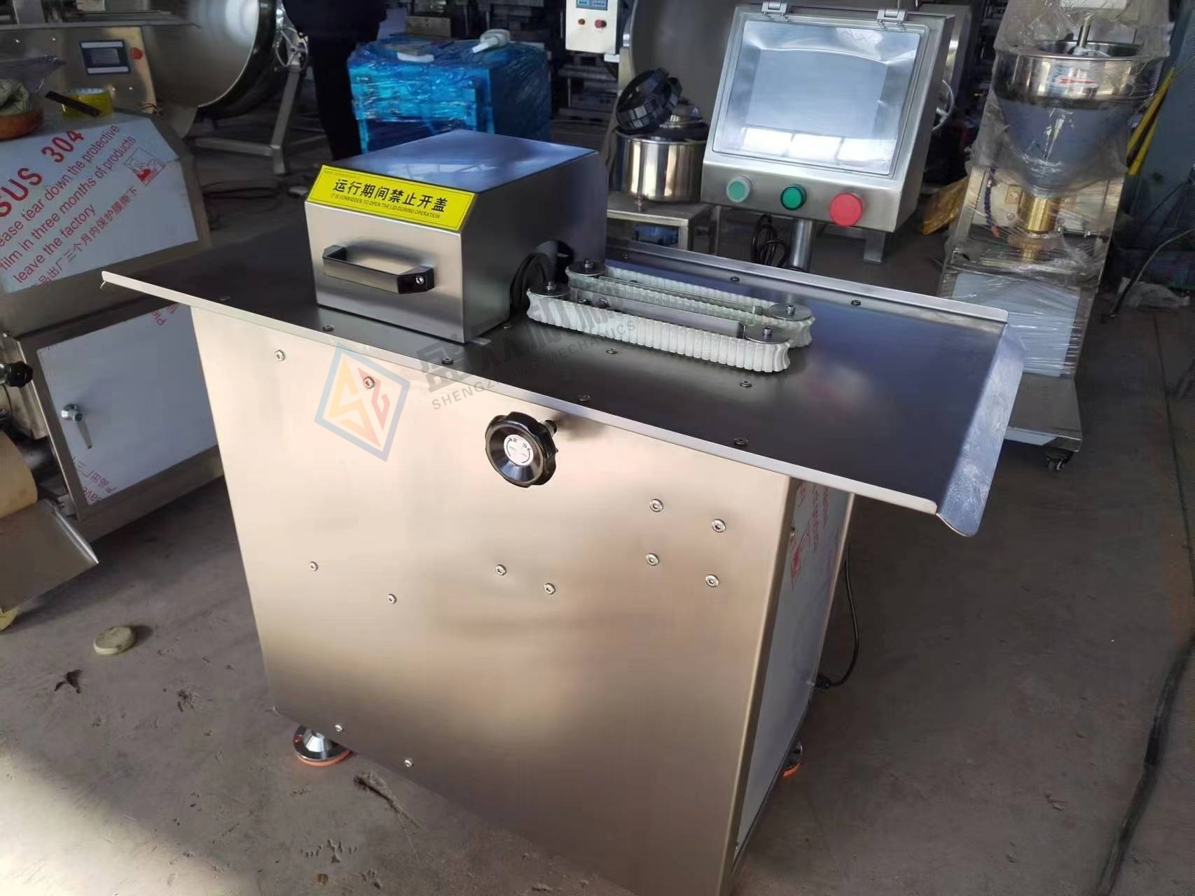 香腸扎線機(jī)臘腸捆扎打結(jié)機(jī)熱狗腸綁線機(jī)全自動(dòng)烤腸風(fēng)干腸繞線機(jī)器