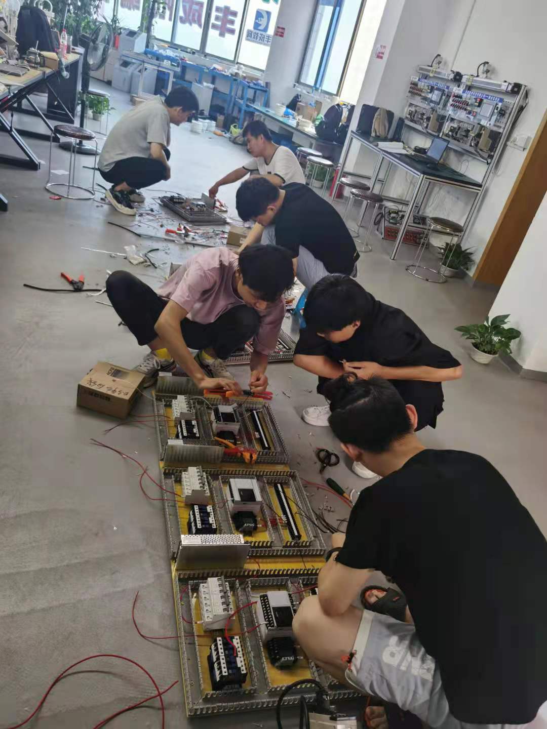 豐成教育帶你探索自動(dòng)化行業(yè)的奧秘