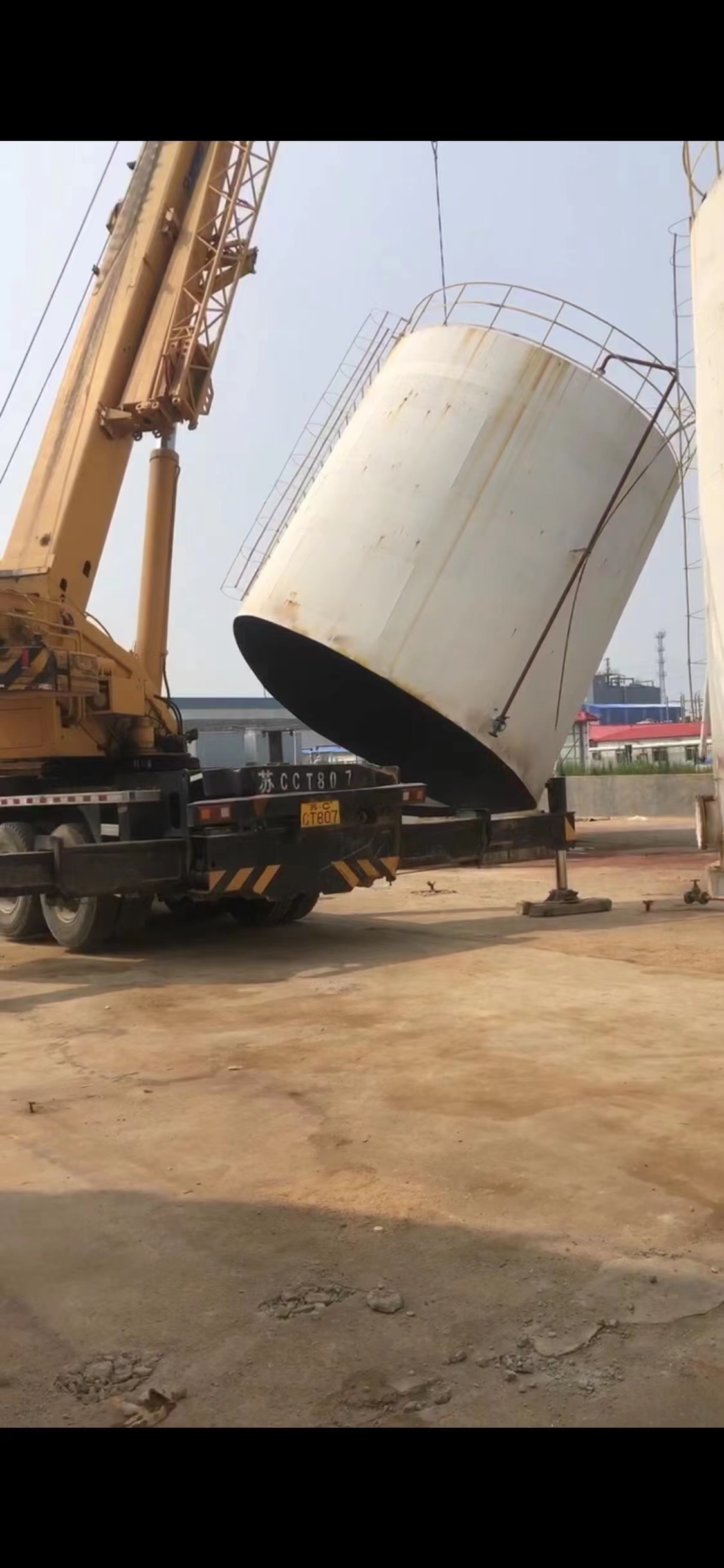 宏納利全國(guó)上門施工切割油罐儲(chǔ)罐等易燃易爆品，安全防爆，設(shè)備廠家直供，專業(yè)水刀油罐