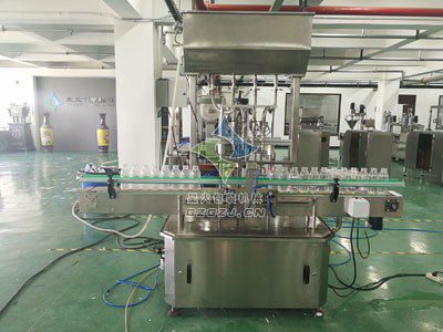 制動(dòng)液灌裝機(jī)/北京現(xiàn)代懸浮液灌裝機(jī)為你保駕護(hù)航